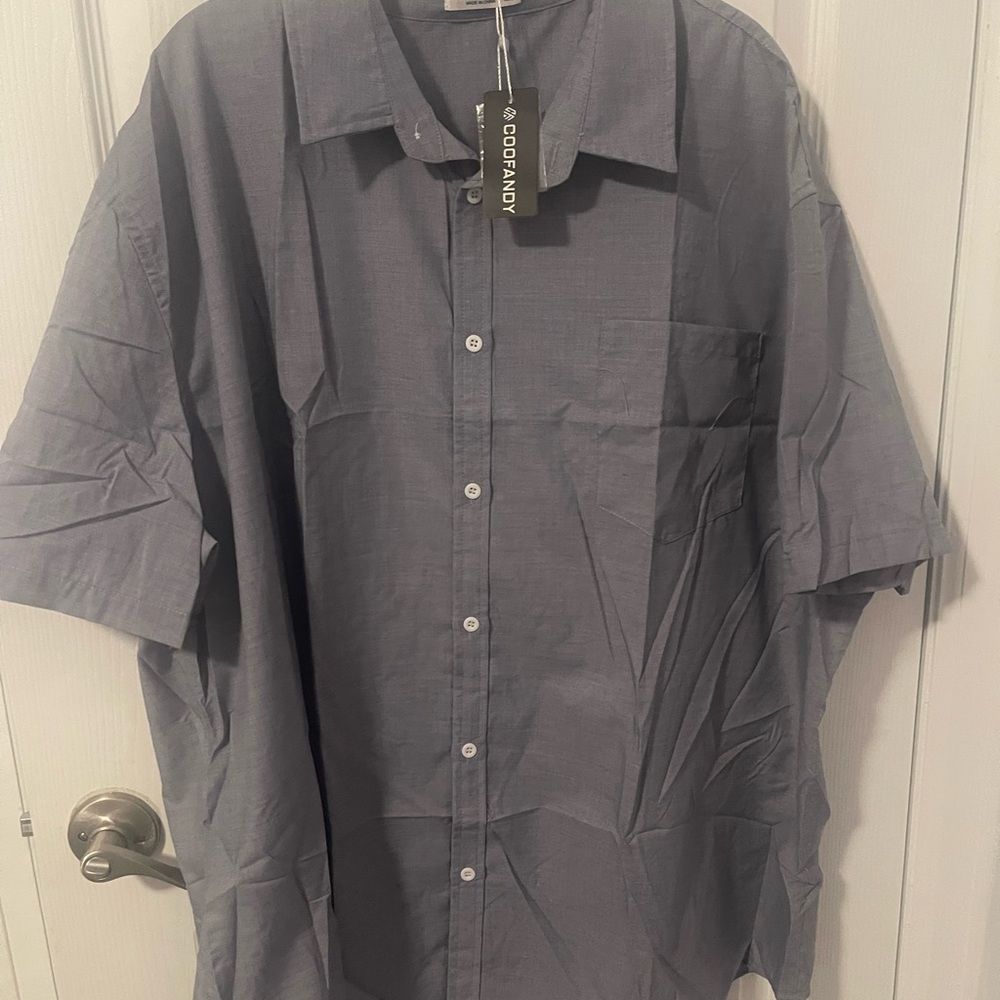 NWT Gray Casual Button Down Shirt with Relaxed Fit
